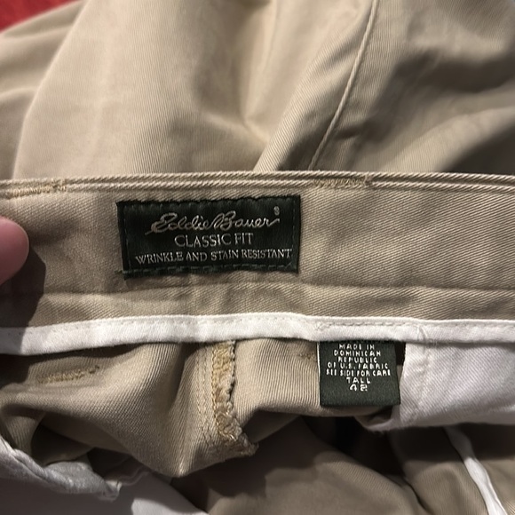 Eddie Bauer khaki pants size 42 men’s - Picture 10 of 10